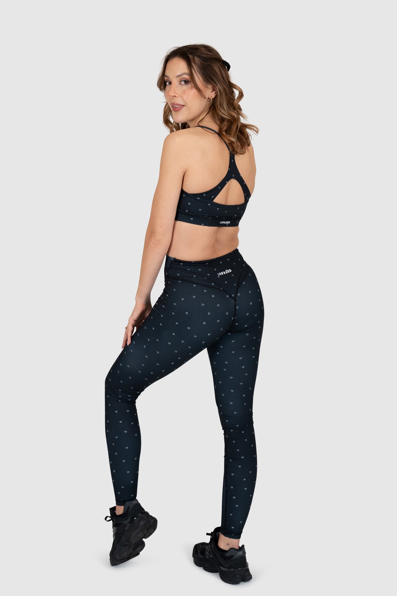 Brushed Pattern Leggings and V-neck Bra