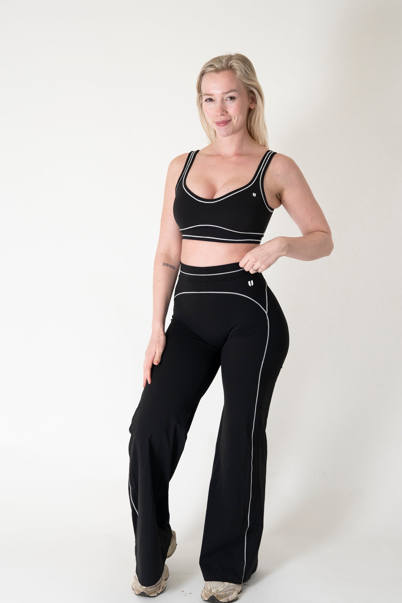 Silhouette Wide Leggings Black