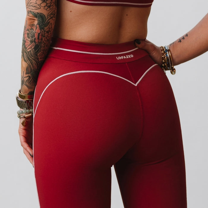 FLATTERING FIT